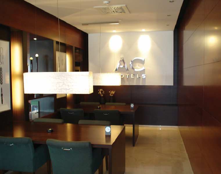 Ac Hotel Sevilla Forum By Marriott Экстерьер фото